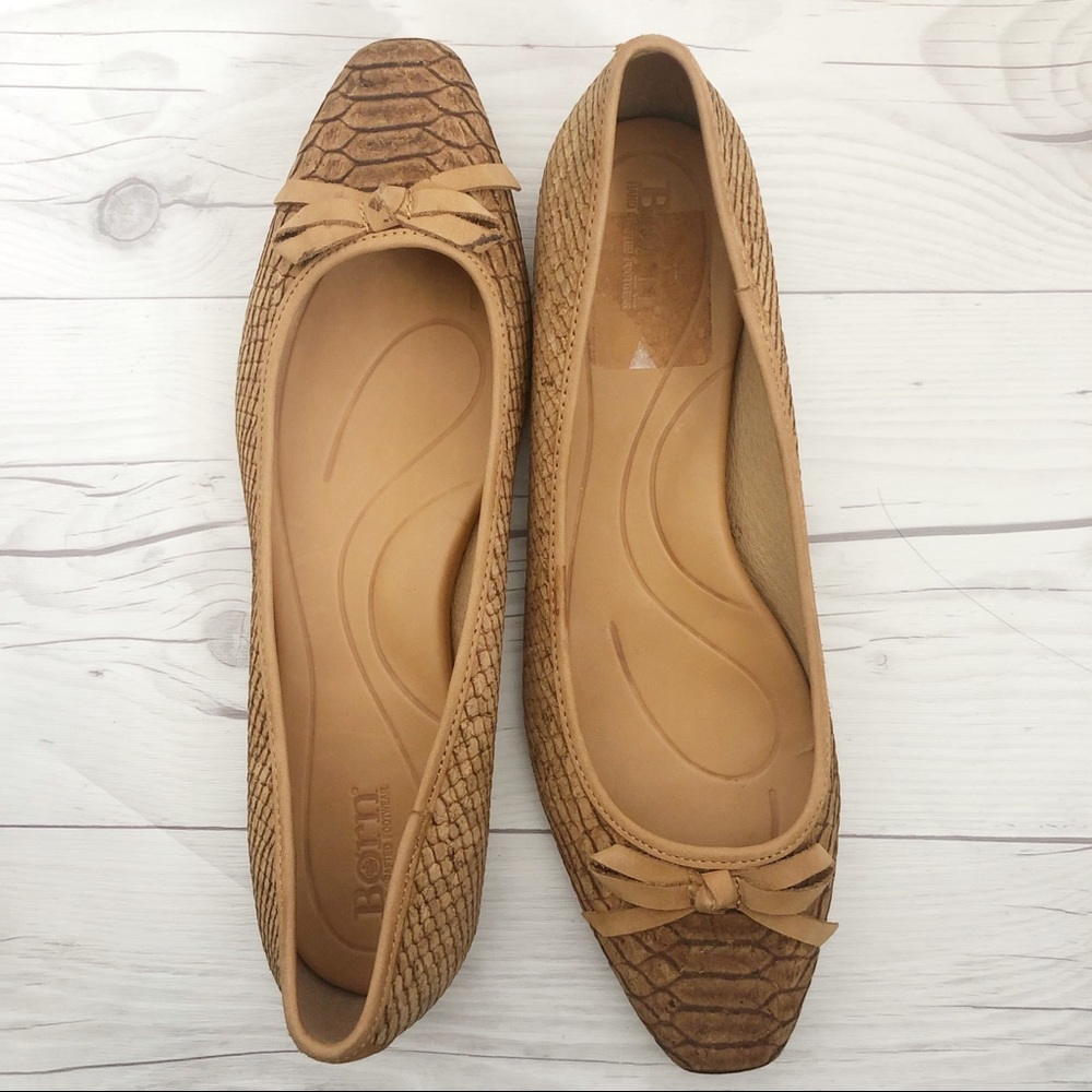 Born cork leather flats size 8.5